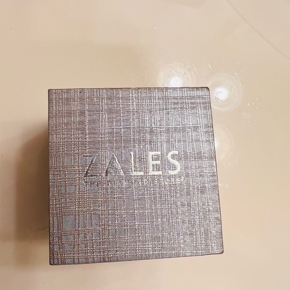 Wedding Band - Picture 7 of 9